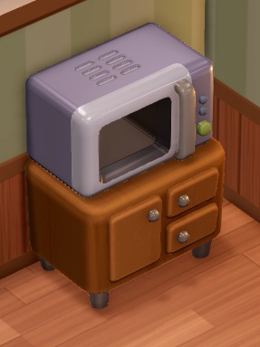 Een kastje met een lila microgolfoven erbovenop.